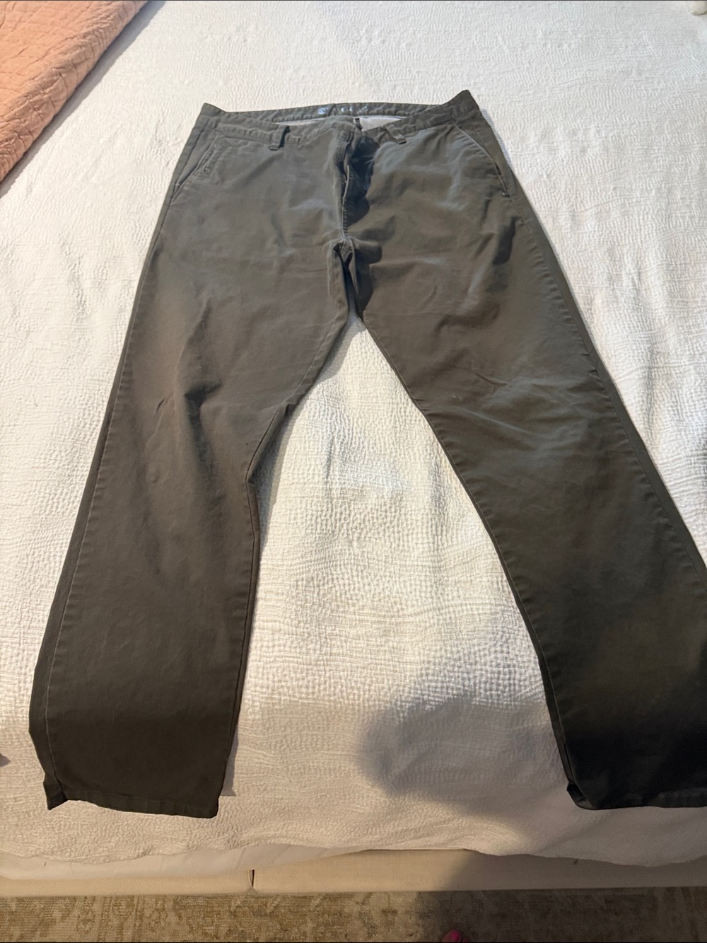 Vuori slim fit pant